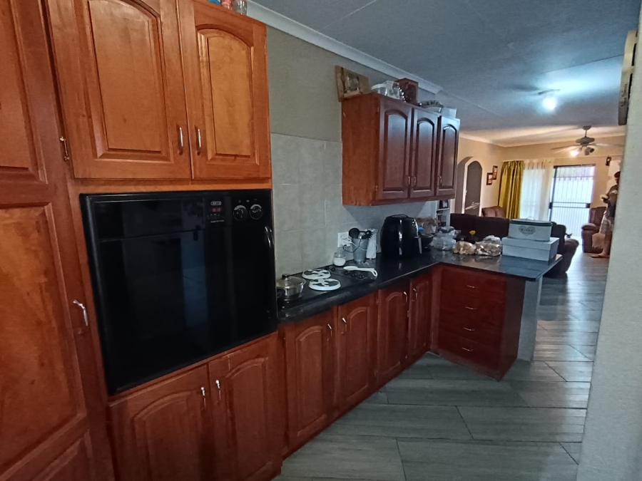 To Let 3 Bedroom Property for Rent in Cashan North West